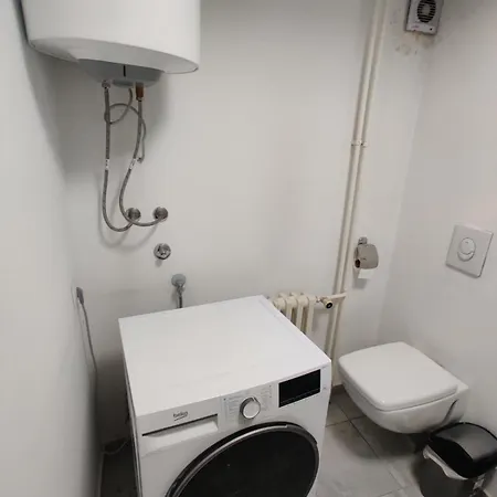 Near Debar Maalo 아파트 *