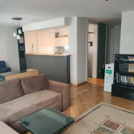 Near Debar Maalo 아파트 *