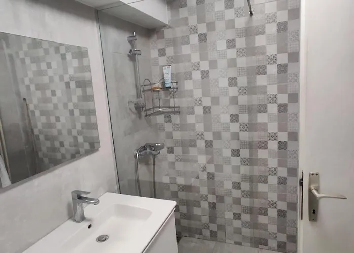 아파트 Near Debar Maalo