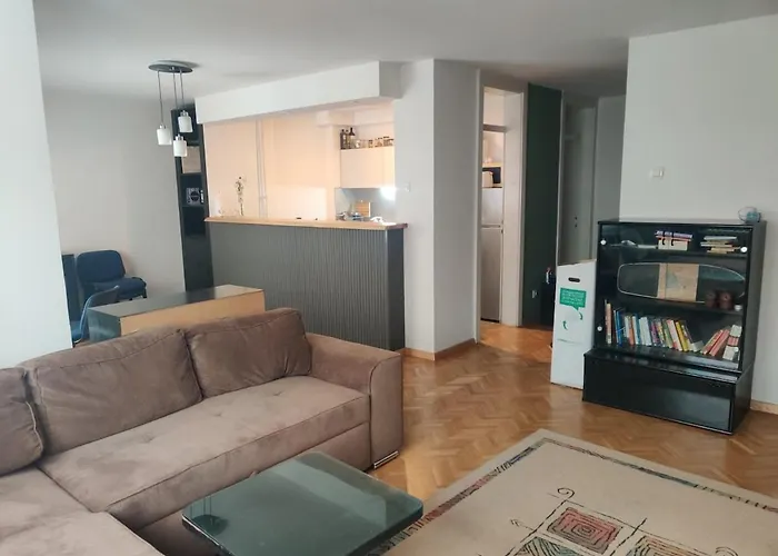 Near Debar Maalo 아파트 *